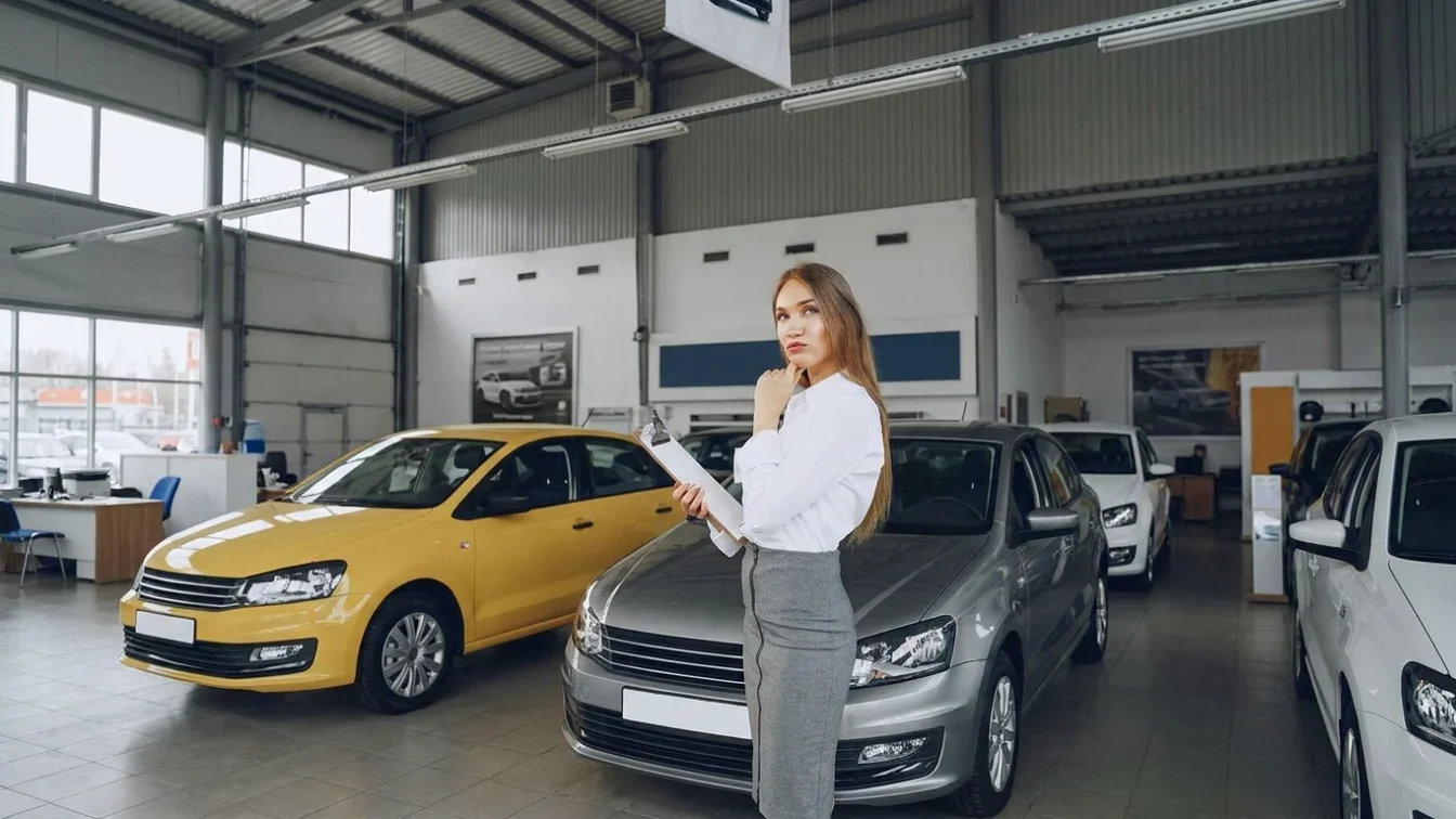 Prăbușire pe piața auto. Scădere de 13% la mașinile noi pentru români
