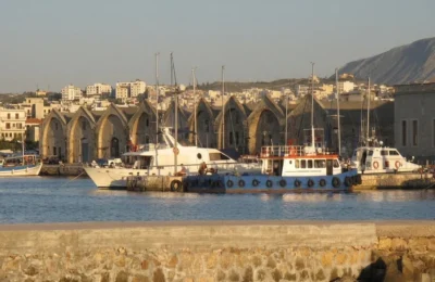 Avertisment pentru romanii cu vacanta in Grecia. Zborurile sunt in pericol din cauza crizei