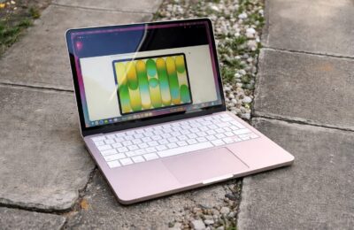 Apple ar putea aduce ecrane tactile pe MacBook Pro în octombrie 2026