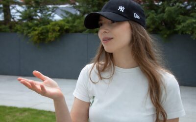 Cel puțin unul din trei adolescenți are probleme de somn din cauza stresului și a telefonului