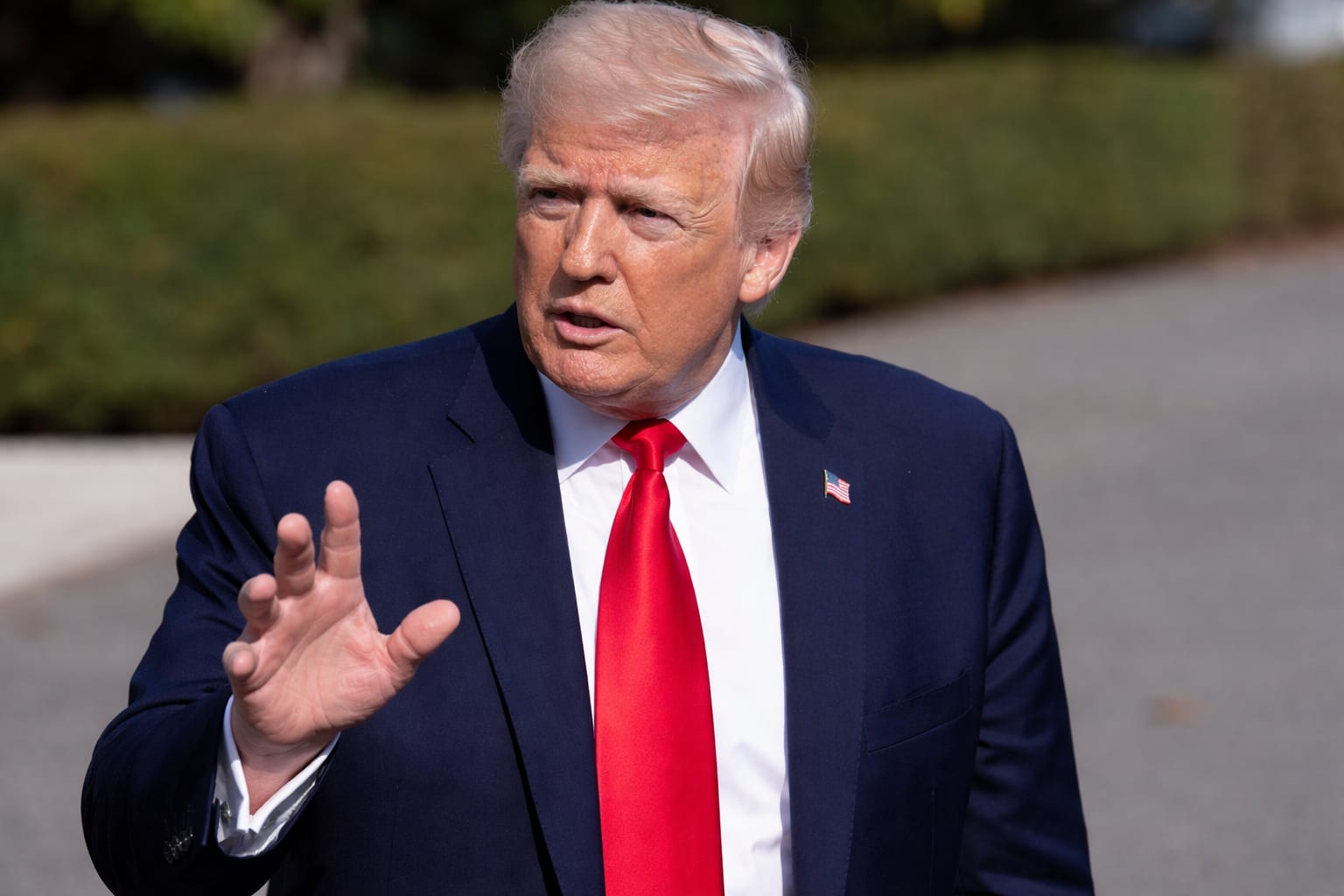 Donald Trump a declarat peste 1,4 miliarde de dolari din criptomonede în 2025, iar două surse au adus 1,135 miliarde