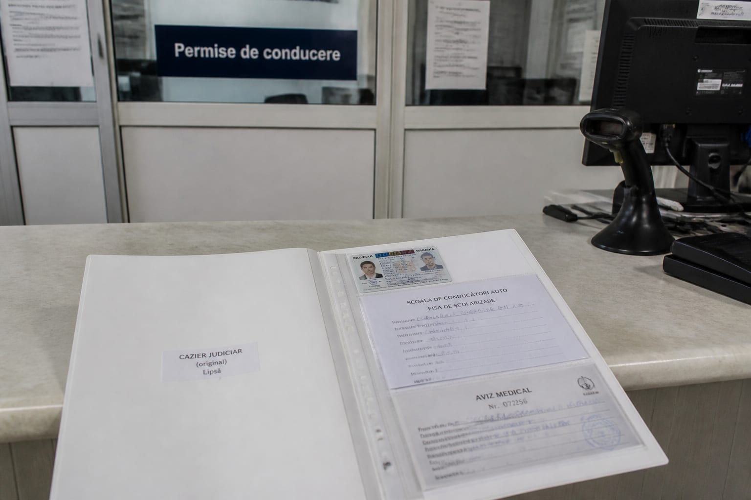 Dosarul pentru permis se depune fără cazier judiciar, verificarea se face la ghișeu
