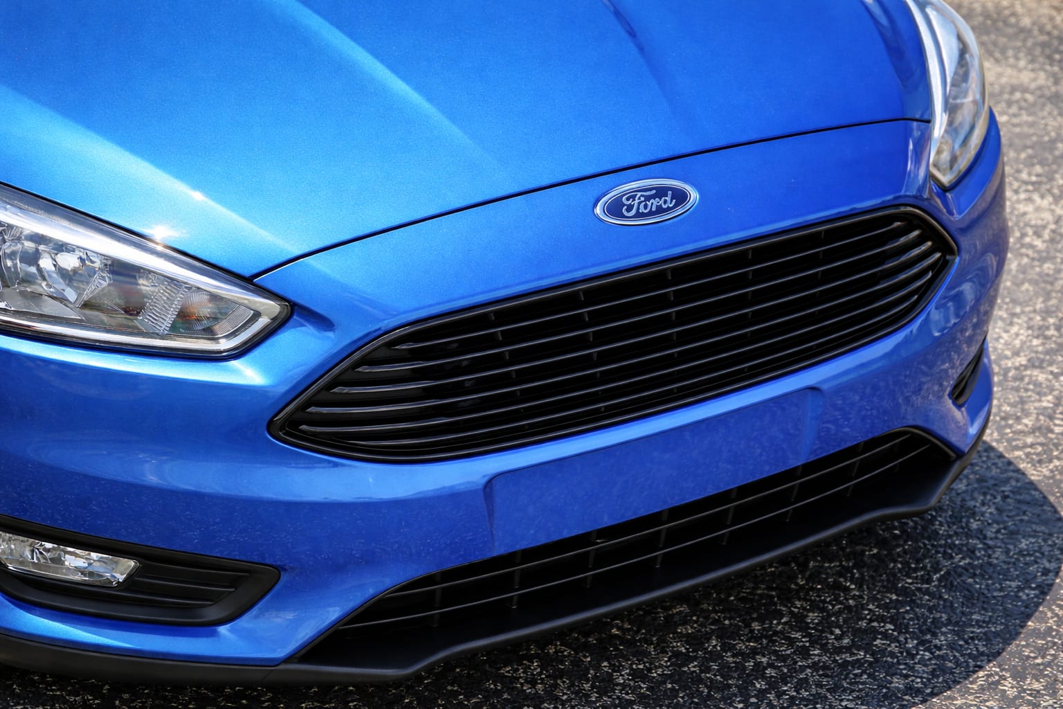 Peste 135.000 de mașini Ford Fiesta, Focus și EcoSport sunt investigate pentru un defect care poate distruge motorul