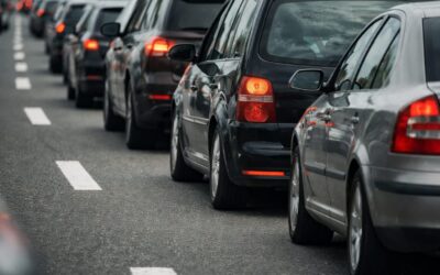 Spania se pregătește să amendeze șoferii cu ajutorul camerelor cu AI care detectează folosirea telefonului la volan
