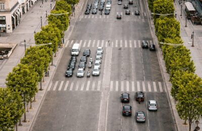 Trusa medicală, stingătorul și două triunghiuri reflectorizante sunt dotările obligatorii în mașină