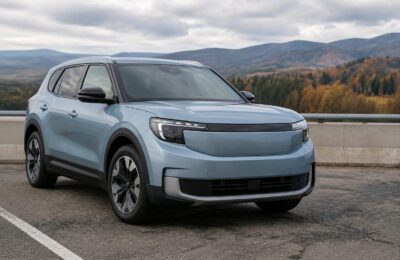 O electrică pentru drumuri de peste 500 km se alege după versiune. Cum se verifică prețul și bateria